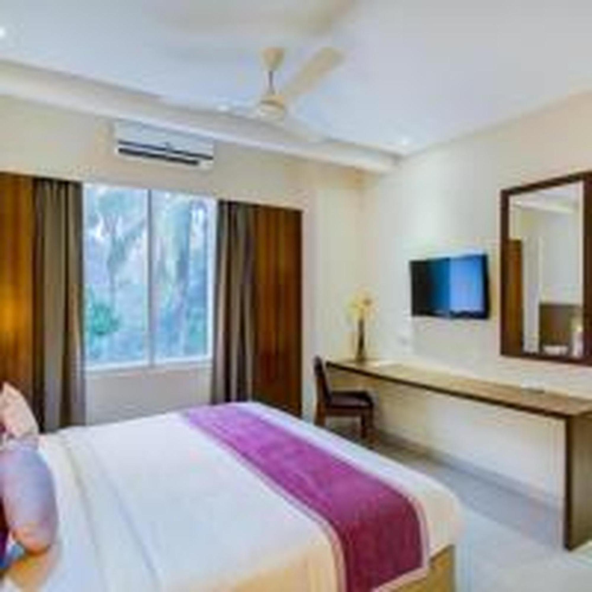 Hotel Jk Residency Kelakam Exterior foto